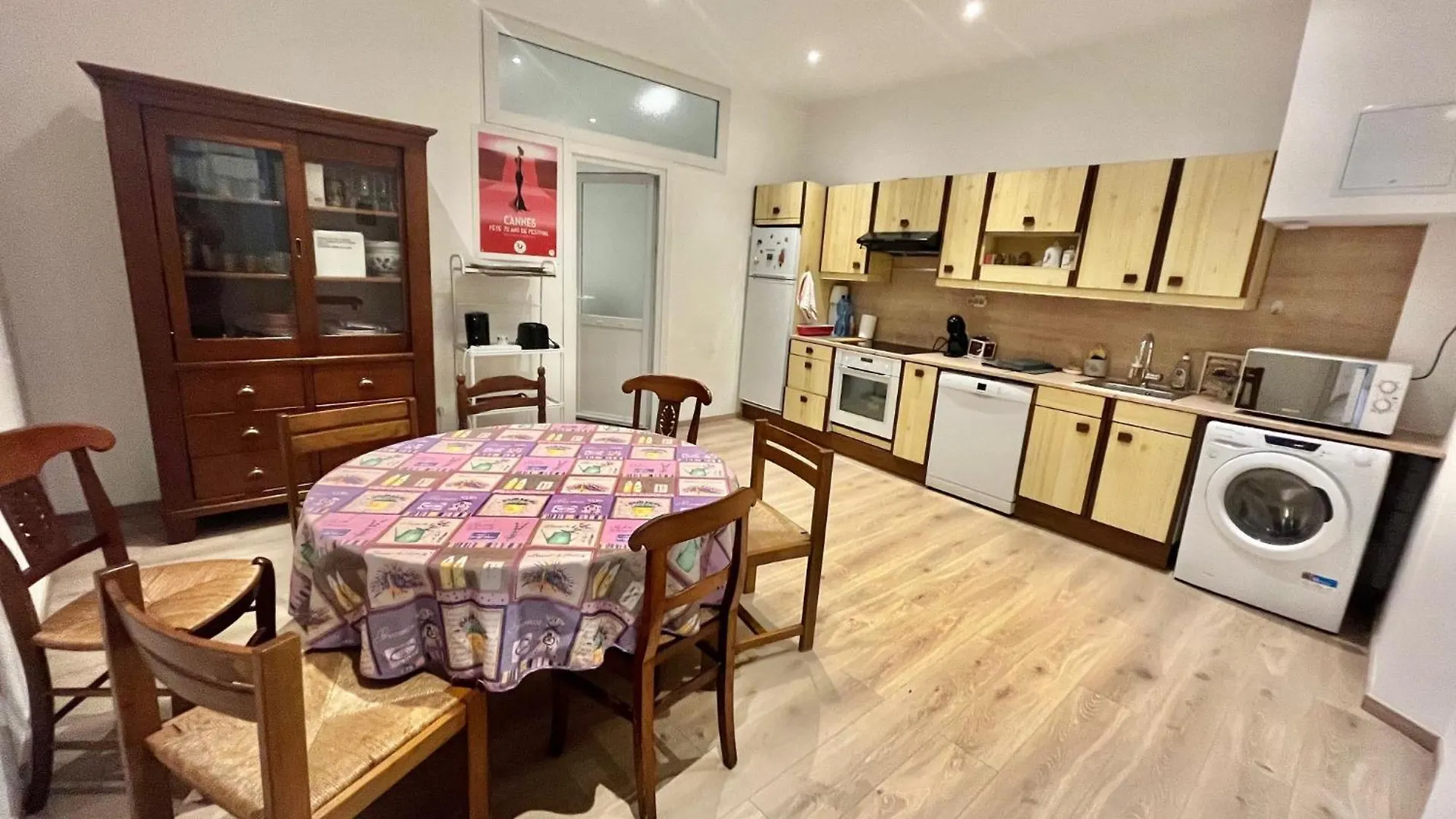 Διαμέρισμα Woody Old Town Appartement By Welcome To Κάννες