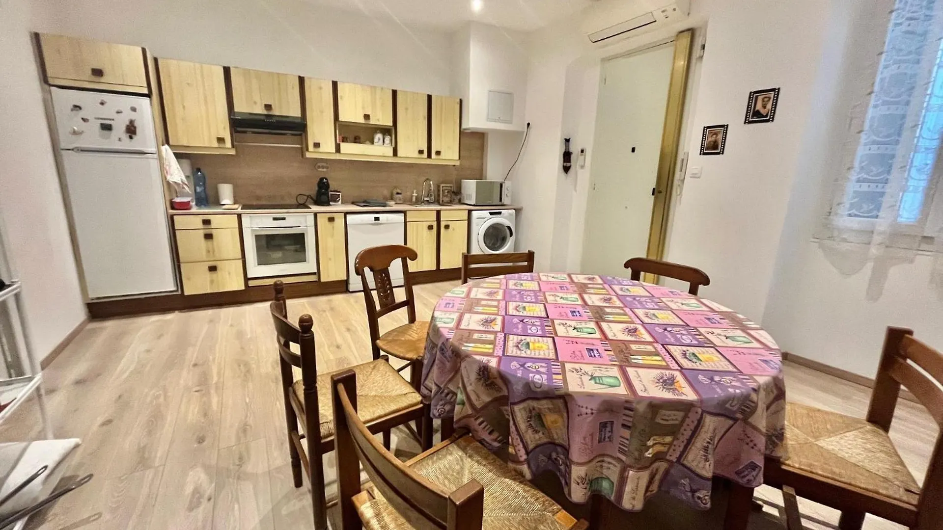 Woody Old Town Appartement By Welcome To Cannes Lejlighed